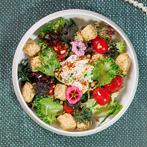 Салат с баклажаном фри