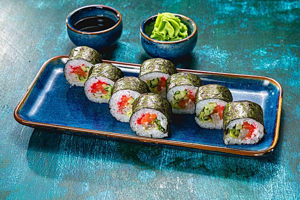 Футомаки с лососем