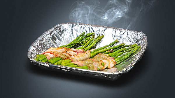 Спаржа в беконе