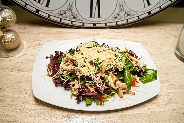 Салат со свежими шампиньонами