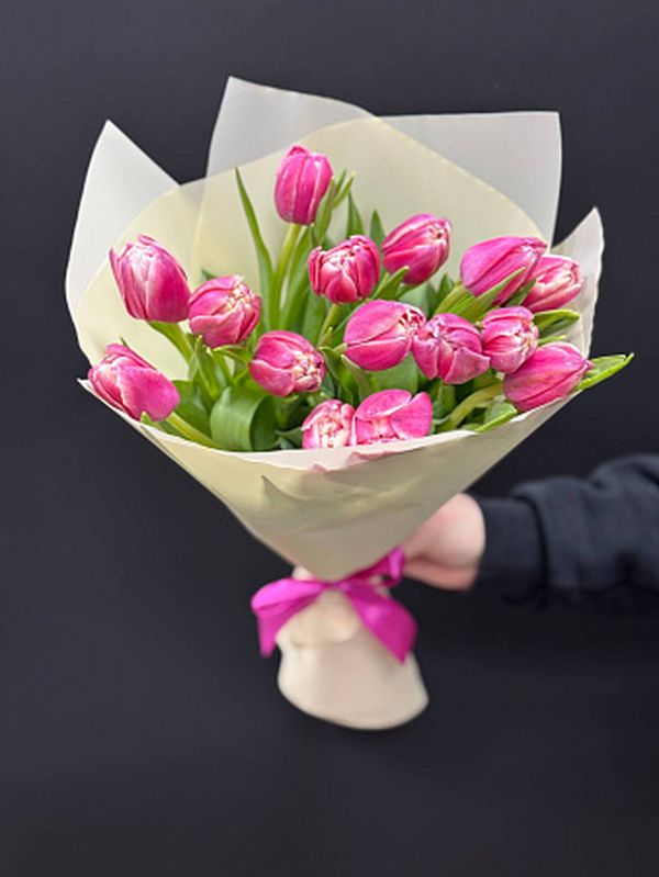 15 пионовидных тюльпанов в оформление