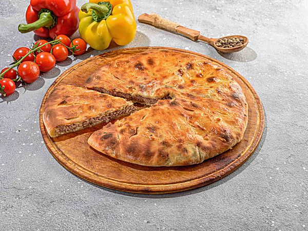 Осетинский пирог с бараниной и мятой