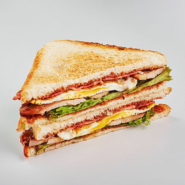 Сэндвич мясной с яйцом