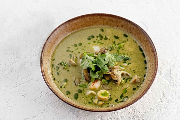 Куриный суп с щавелем