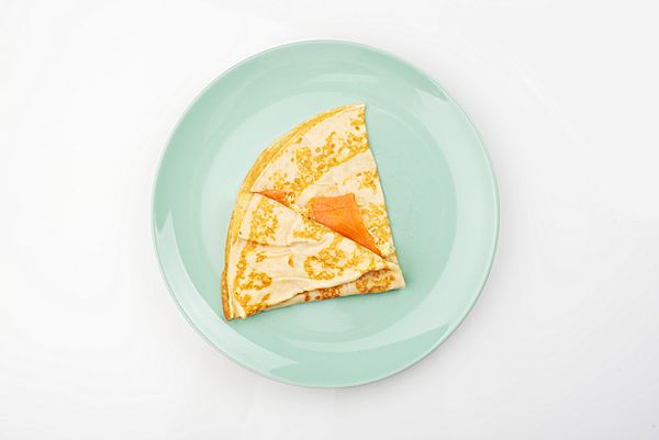 Блинчик с семгой и сыром