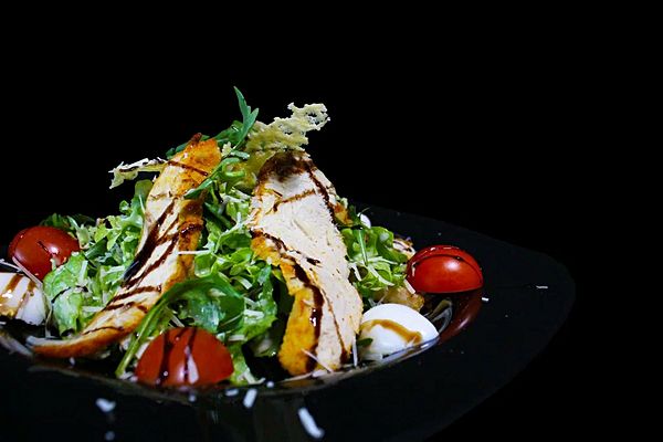 Салат цезарь курица