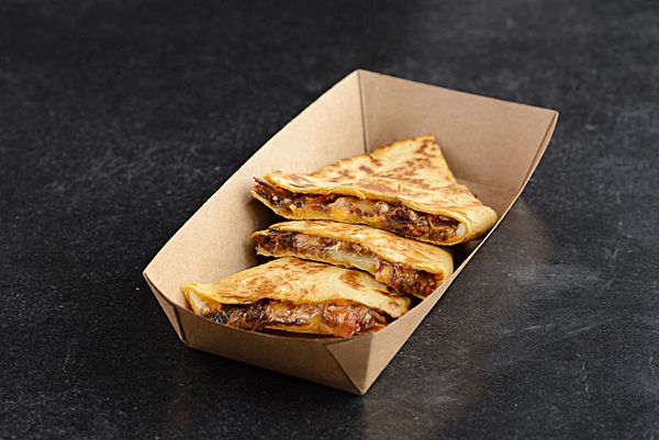 Кесадилья с говядиной и сыром