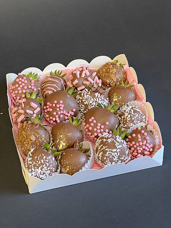 16 клубник в шоколаде