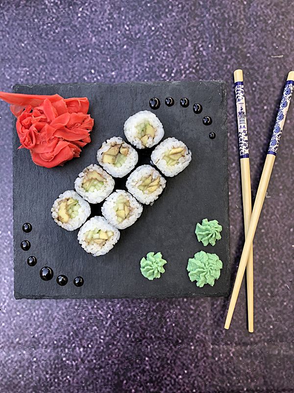 Маки авокадо-огурец