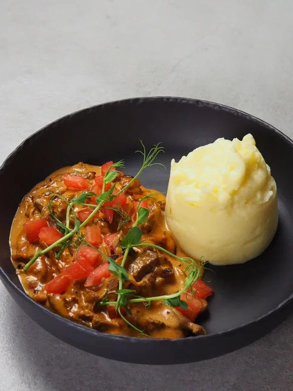 Бефстроганов с пюре или гречкой