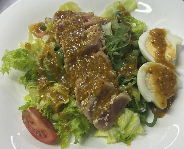 Салат с тунцом