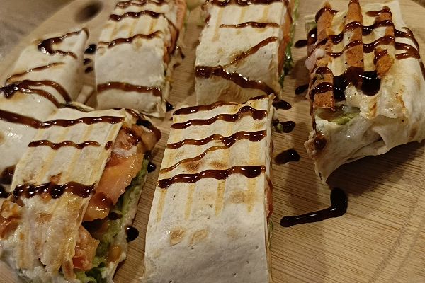 Лаваш с лососем