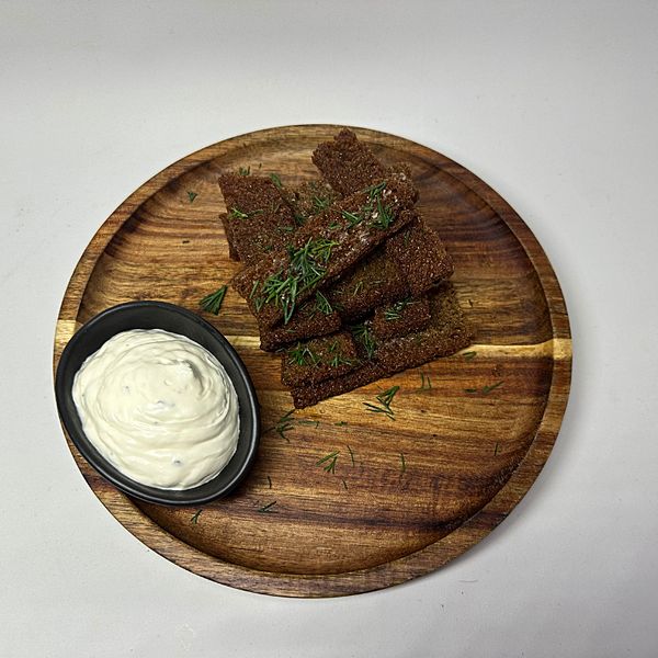 Гренки ржаные с чесноком