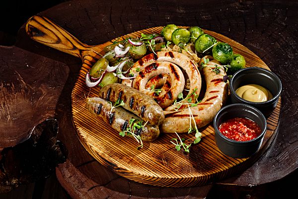 Сет колбасок на гриле