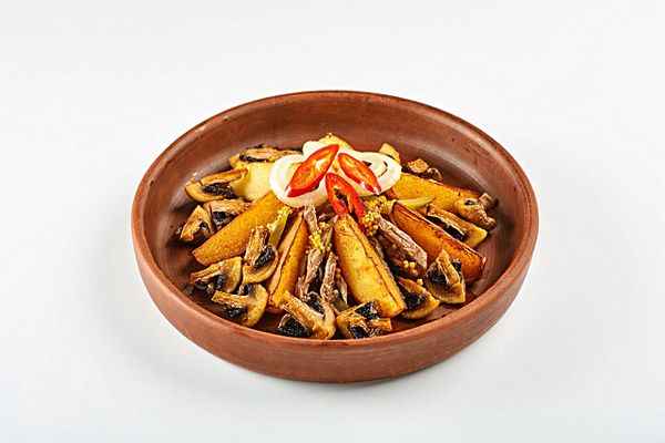 Теплый салат с говядиной