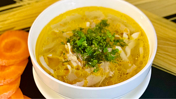 Суп с домашней лапшой и курицей