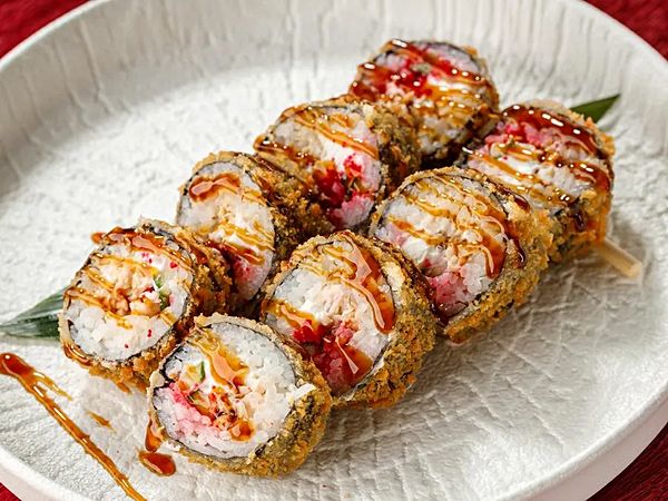 Темпура с угрем, масаго и авокадо