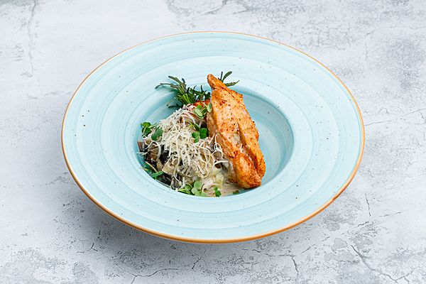 Куриное филе фаршированное сыром дорблю