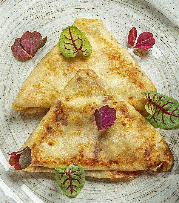 Блины с ветчиной прошутто и сливочным сыром