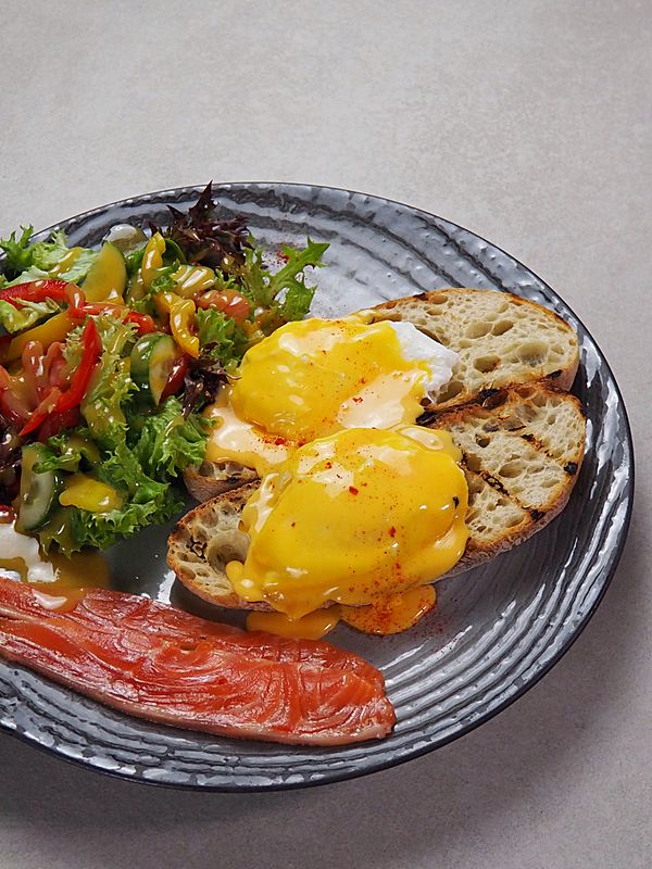 Фирменный завтрак с лососем