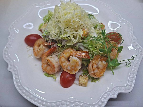 Салат Цезарь с креветкой