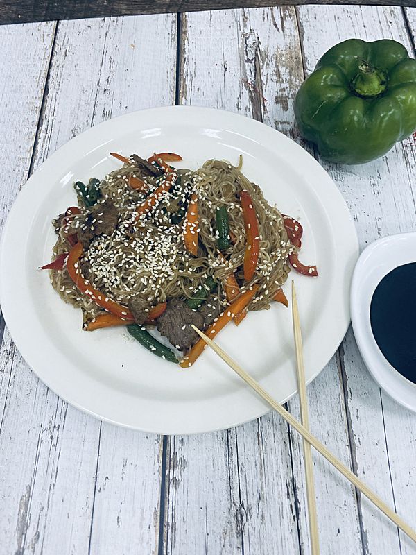 Фунчоза с овощами в соусе