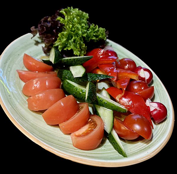 Плато свежих овощей