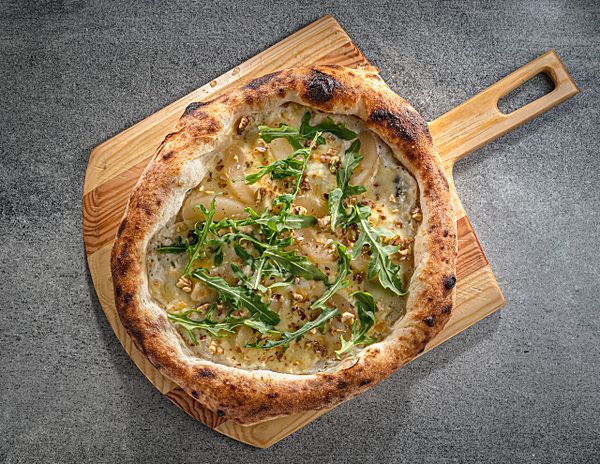 Пицца с грушей и дор-блю