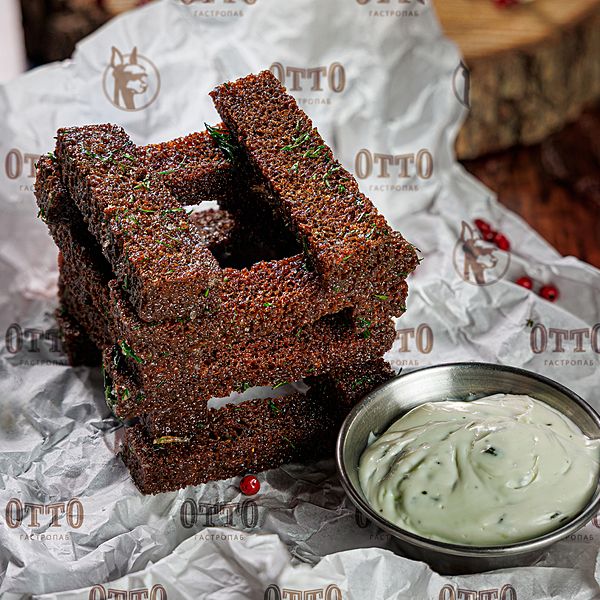 Гренки — классические с чесночным соусом