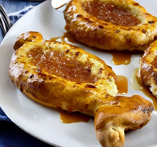 Аджарулик с яблочным конфитюром