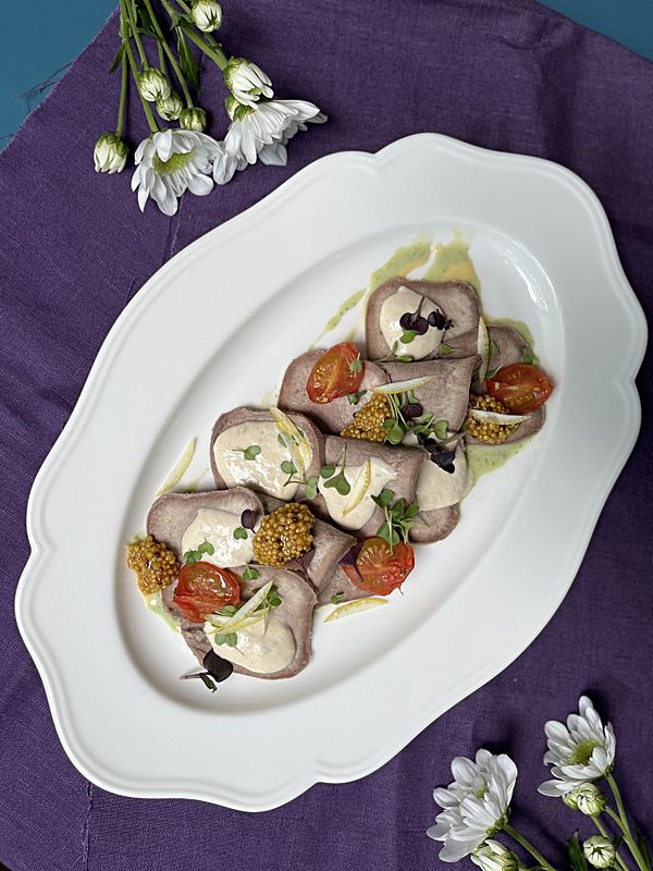 Вителло Тоннато из говяжего языка