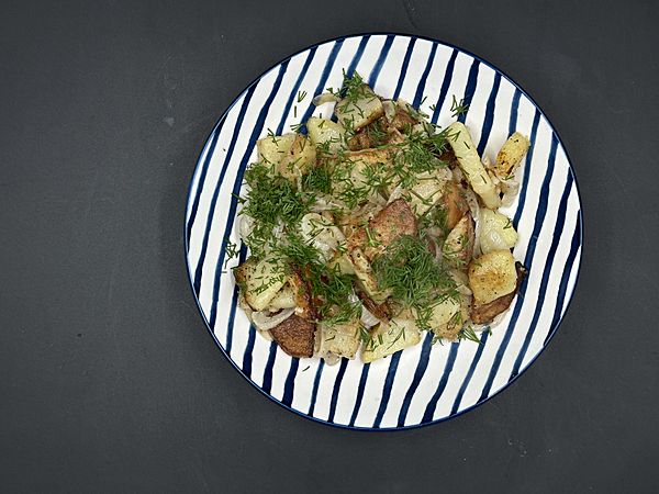 Жаренный картофель с луком