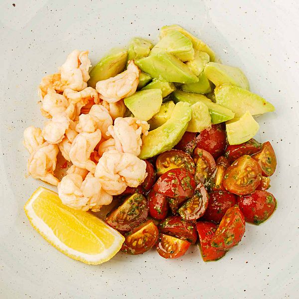 Салат с тигровыми креветками