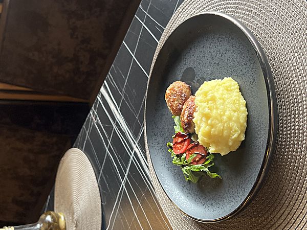 Картофельное пюре с куриной котлетой