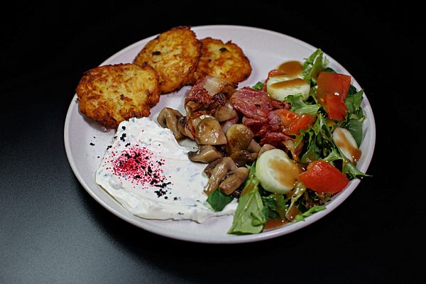 Драники с беконом и грибами