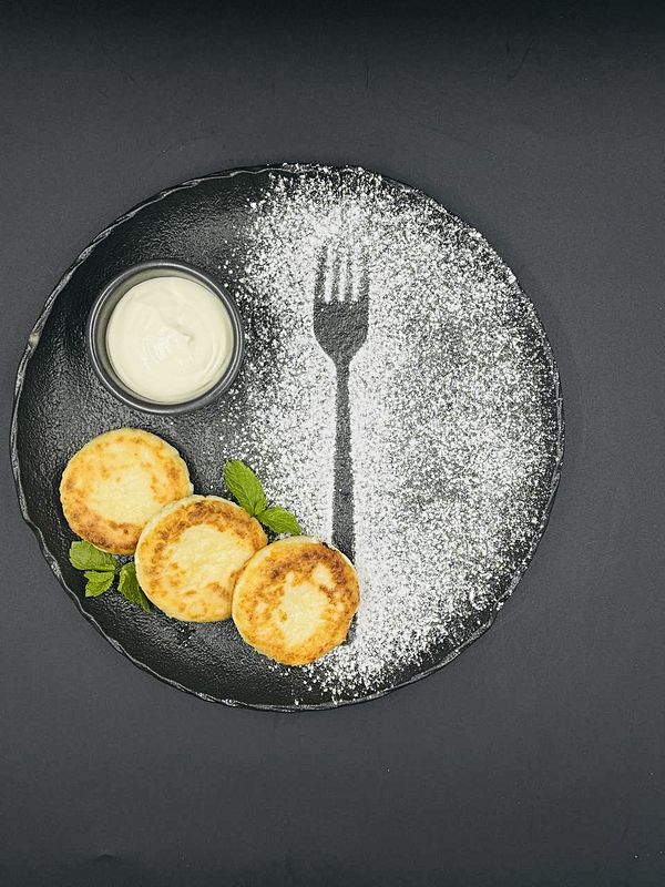 Сырники со сметаной и сгущенкой