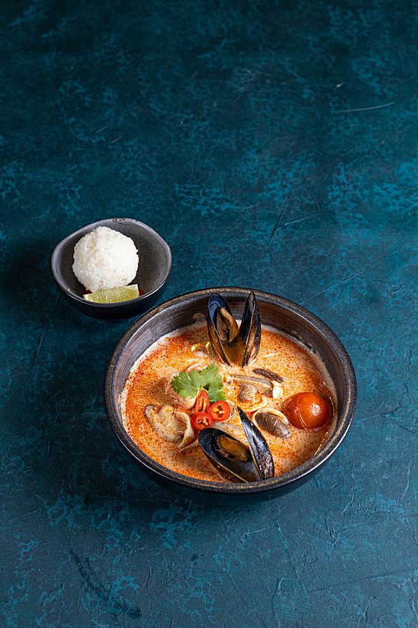 Том ям с морепродуктами