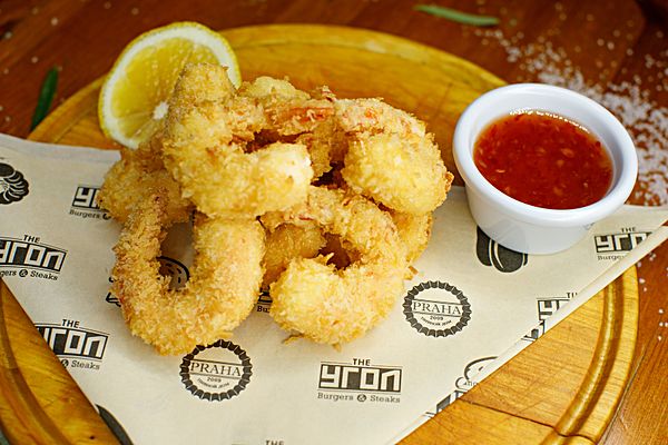 Хвосты тигровых креветок в хрустящей панировке