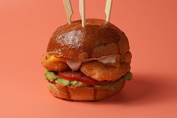 Бургер с креветкой