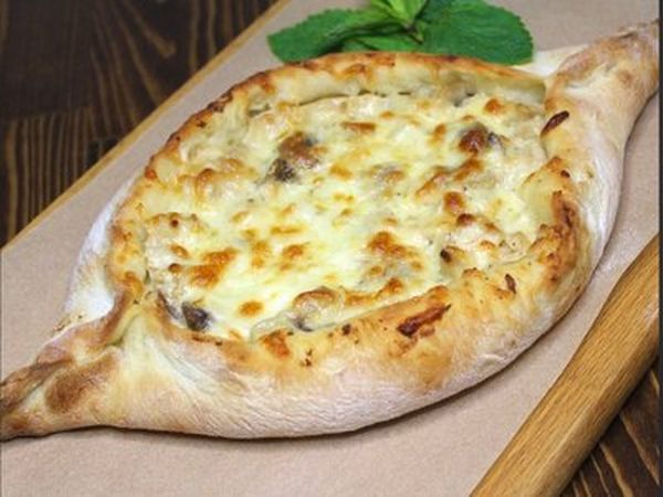 По-аджарски с курицей и грибами