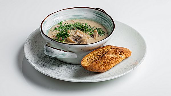 Грибная похлебка с белыми грибами и шампиньонами