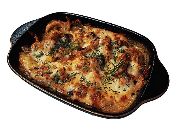 Сковорода с куриным филе и картофелем