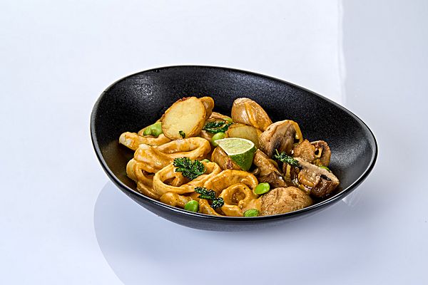 Кальмар в соусе карри