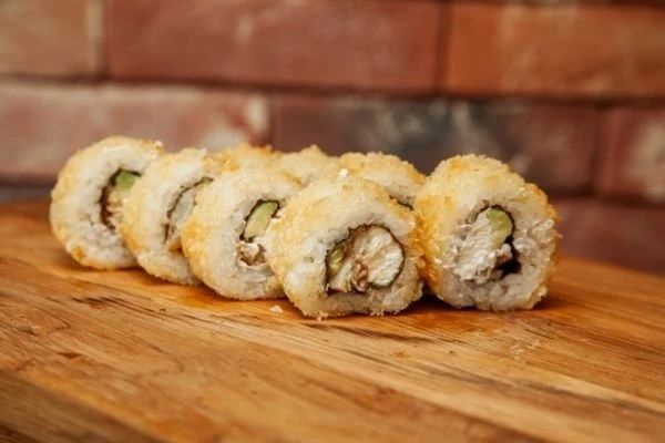 Горячий ролл с угрем