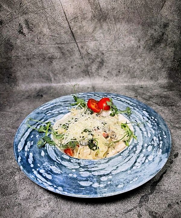 Паста с курицей и грибами