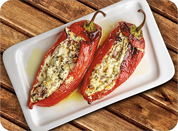 Перцы фаршированные оливками и сыром фета