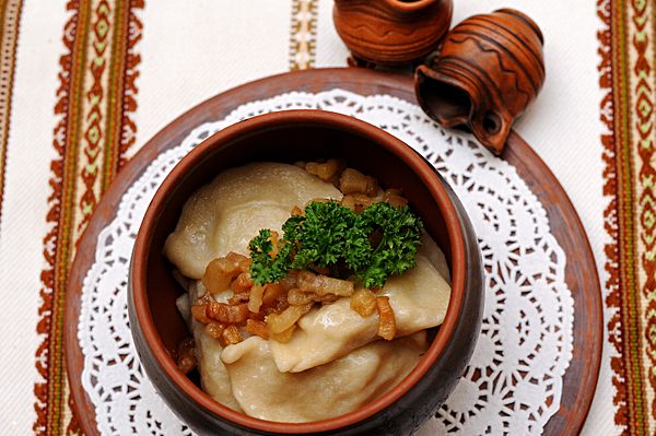 Вареники с капустой и шкварками