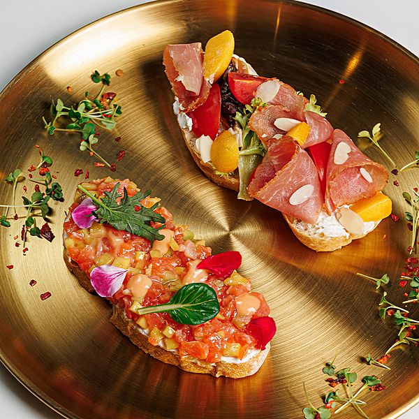 Брускетта с пармской ветчиной