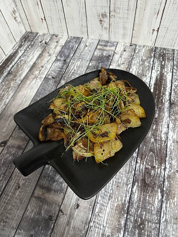 Картофель жаренный с салом