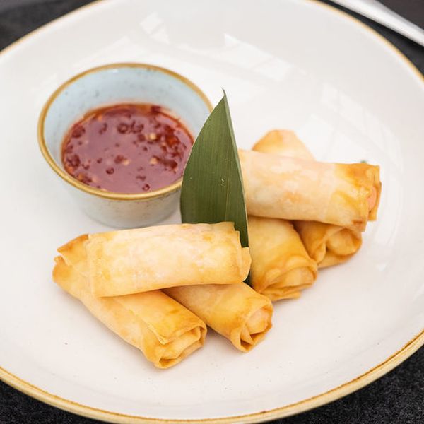 Спринг роллы с лососем